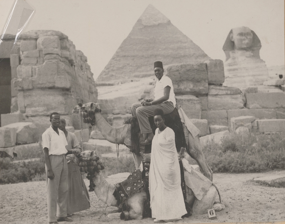 King Mutara III Rudahigwa and Queen Rosalie Gicanda with the Kig&#039;s advisor, Euge_ne Muhikira in Egypt. 2021.15.11, collection RMCA Tervuren; unidentified photographer, s.d. All rights reserved