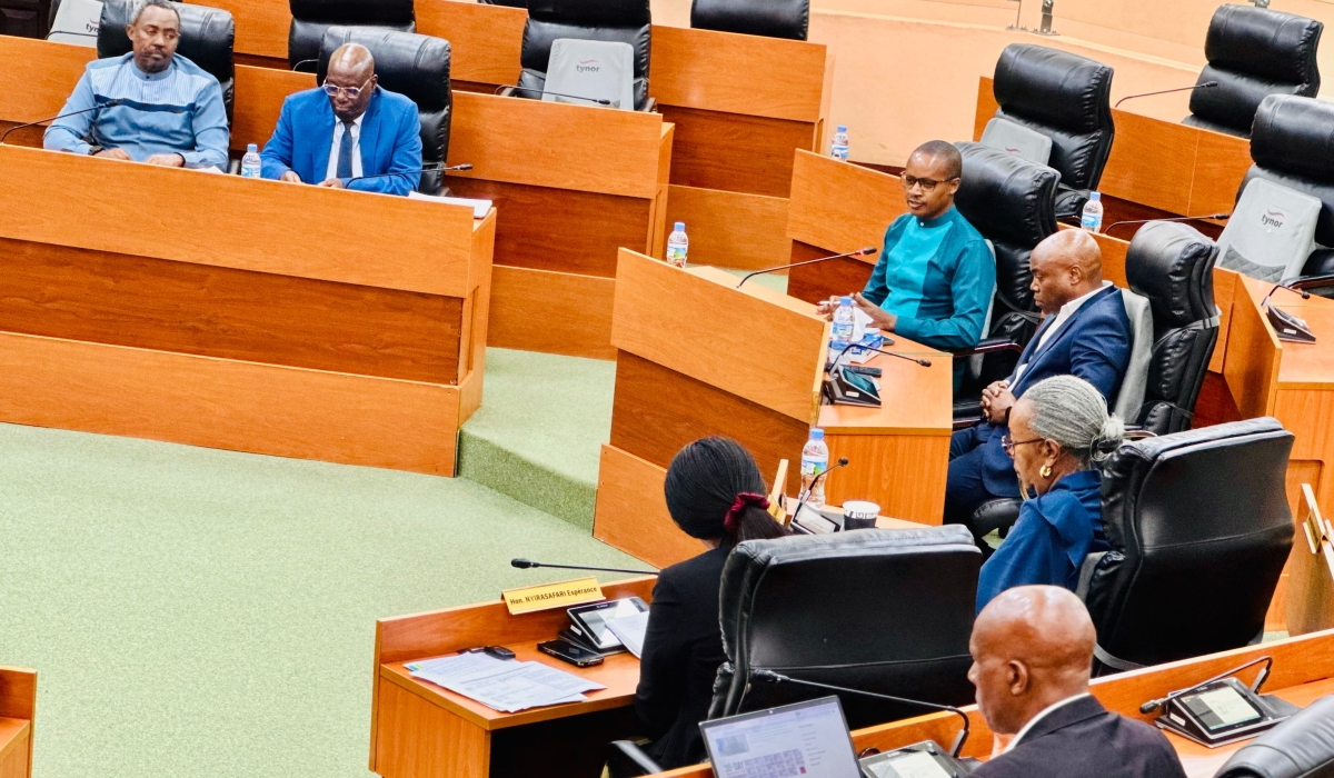 Insurers during the session with the Committee on Foreign Affairs, Cooperation and Security, which was held in the Senate’s plenary hall, on October 31, 2025 (Emmanuel Ntirenganya)