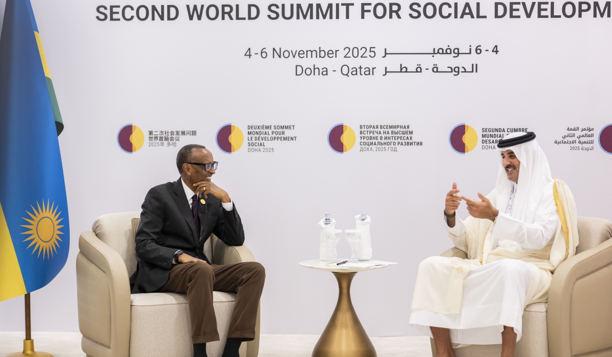 President Kagame in conversation with His Highness Sheikh Tamim bin Hamad Al Thani, the Emir of Qatar, on the sidelines of the Second World Summit for Social Development on November 4 in Doha, Qatar. Photo by Village Urugwiro