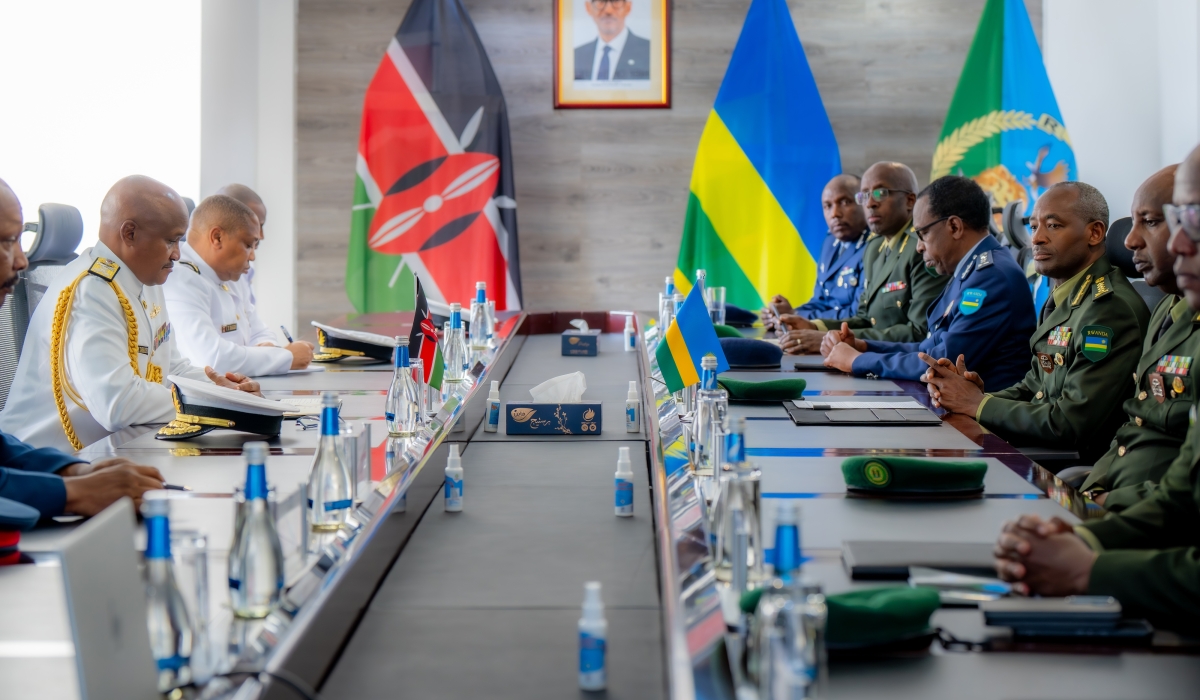 A delegation from the Kenya Defence Forces, led by Chief of Defence Forces Gen. Charles Muriu Kahariri, in conversation with their Rwandan counterparts on Wednesday, November 5. Photo by RDF