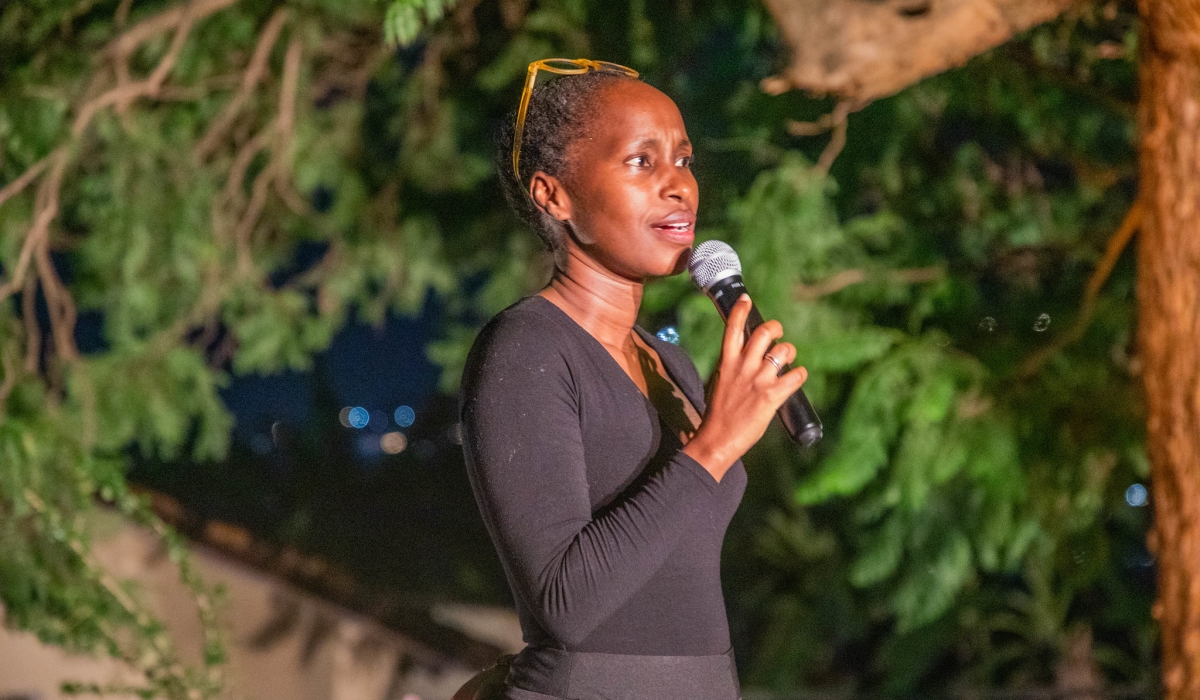 Dida Nibagwire, co-founder of L’Espace, speaks at the opening of the Isôoko Festival, running from November 6 to 9. Photos by Craish Bahizi.