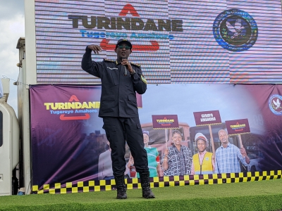 Namuhoranye addressing Rubavu residents on Friday, November 7 during the launch of the campaign.