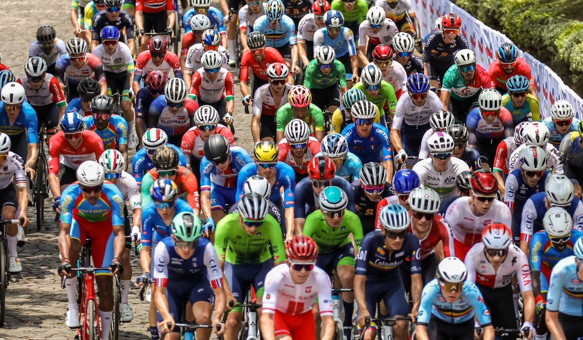 A peloton during the UCI Road World Championships concluded in Kigali in September 2025. Rwanda and UCI are in talks to bring a World Tour level cycling race to Rwanda. Photo by Dan Gatsinzi