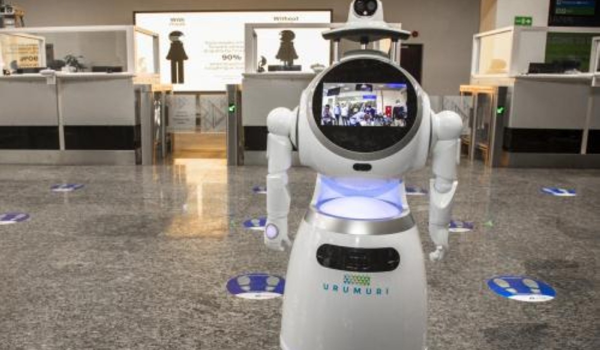 A robot screens travellers at Kigali International Airport during the Covid-19 period. Courtesy