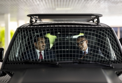 President Kagame drives with Sheikh Tamim bin Hamad Al Thani, the Emir of Qatar, after his arrival at Kigali International Airport on November 20. Photo by Village Urugwiro