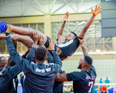 APR VC players celebrate after beating Police VC in a thrilling Rwanda Volleyball League match held at Petit Stade on Friday.Photo courtesy
