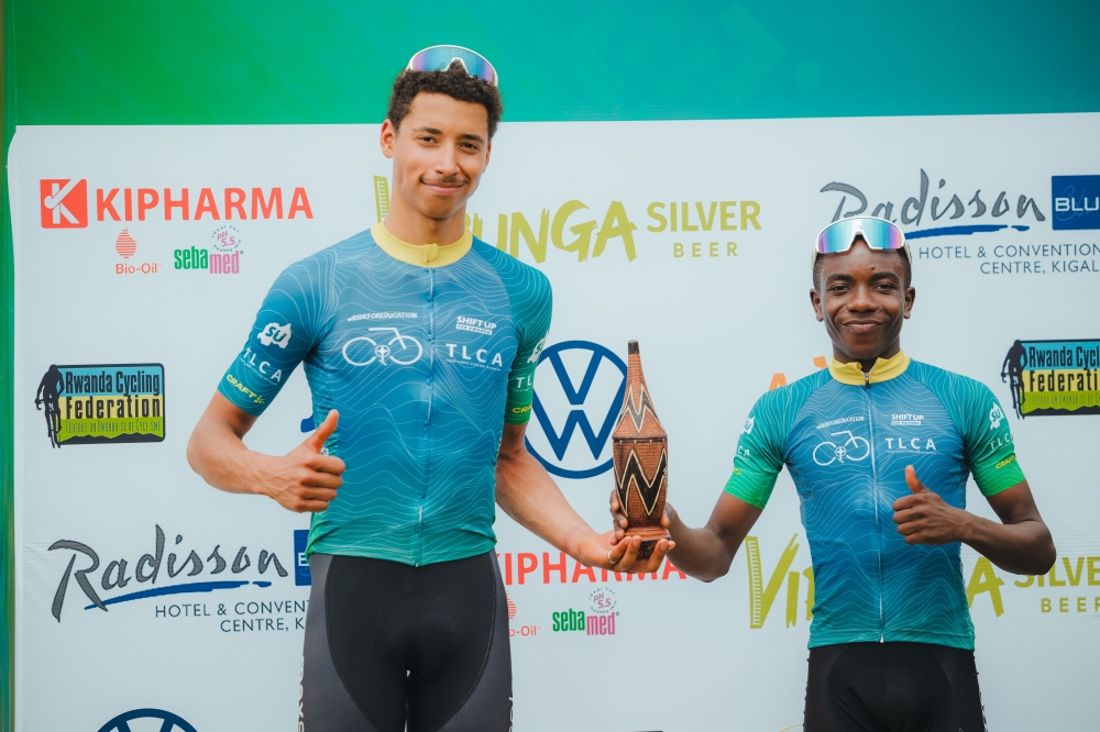 Banza(R) and  Van Zeelanda (R) won the first stage of men’s duo race at  Rwanda Epic 2025.  Photos courtesy