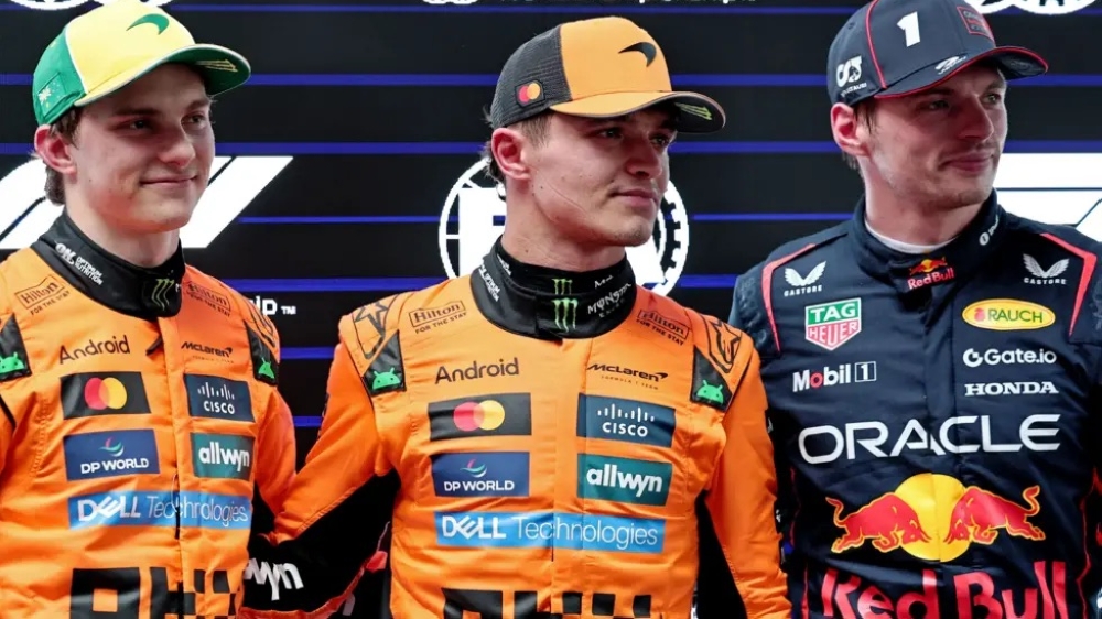 Lando Norris (centre) leads the drivers&#039; championship by 12 points from Red Bull&#039;s Max Verstappen (right) and 16 from McLaren team-mate Oscar Piastri