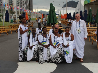Late coach Peter Karreman (R) with the Women's Sitting Volleyball team in Rio 2016. Internet Photo