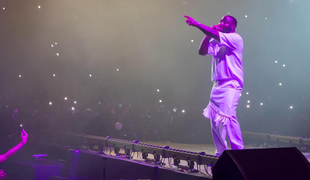 Davido performed for over an hour at BK Arena, mixing songs from his 5ive album with hits like Fall, If, Jowo, Fire, Kante, Ogechi, and Sensational featuring Chris Brown. On December 5, Photos by Olivie Mugwiza