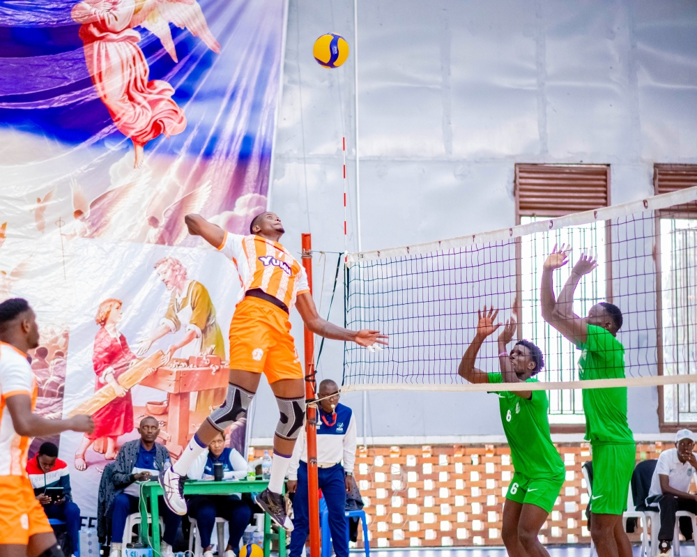Gisagara VC concluded the first phase of the national volleyball league with a win over Kirehe VC in straight sets on Saturday at Ste Famille Gymnasium. Photos courtesy 