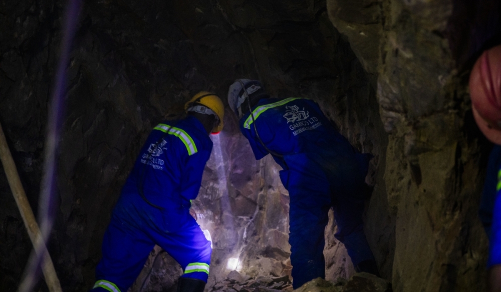Miners work in a tunnel at GAMICO-Bashyamba Mining Site in Nyarugenge
District. (INSET): A tunnel at an abandoned mining site. Nearly 1,000
abandoned mines are slated for restoration by 2030, with works focusing
on refilling open pits and restoring native vegetation to improve
stormwater absorption, reduce erosion, and support biodiversity.
Photo: Emmanuel Dushimimana.