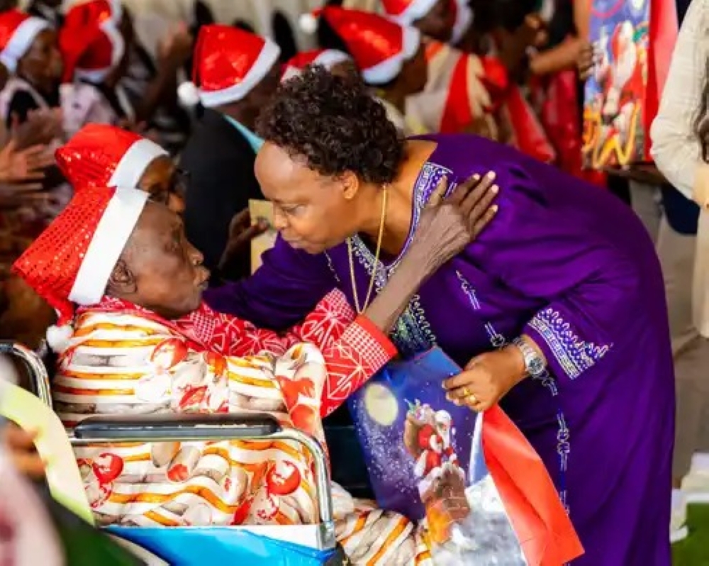 Members of Unity Club Intwararumuri  joined elderly survivors of the 1994 Genocide against the Tutsi, known as Intwaza, for a festive season celebration at the Impinganzima Home in Nyanza