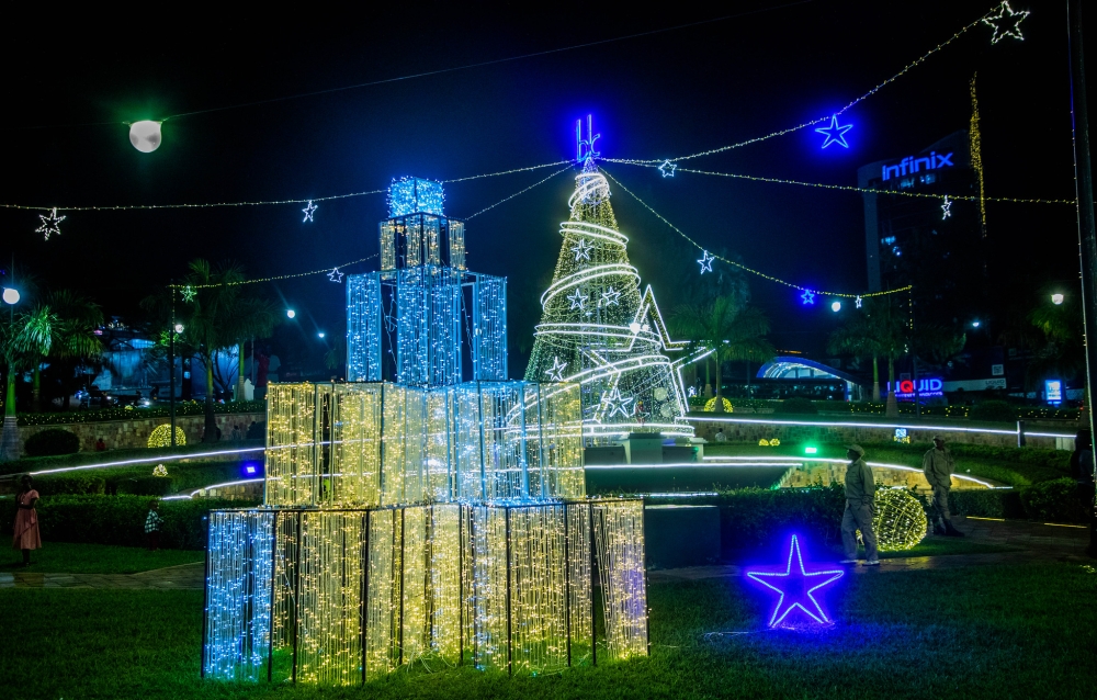 Kigali streets come alive during the 2025 holiday season. Photo by Craish Bahizi.