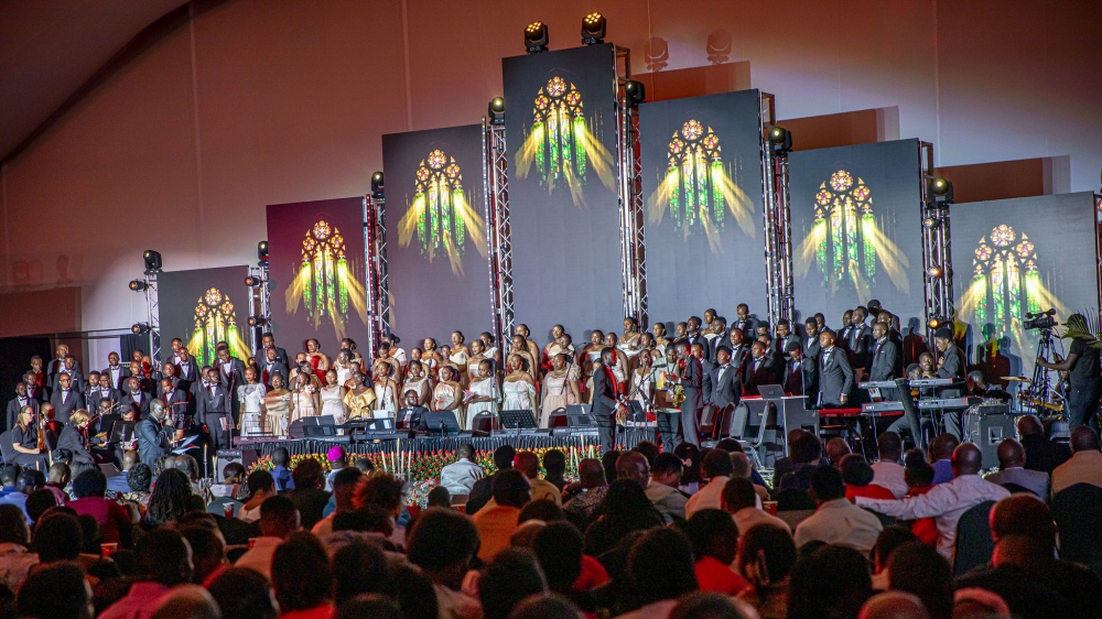 The choir set a reflective and joyful tone ahead of the festive season.