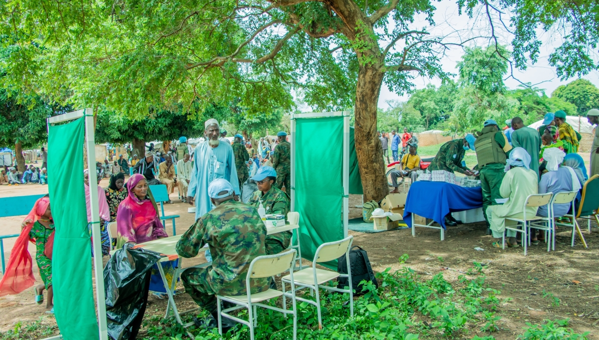 More than 410 internally displaced persons (IDPs) living in the Gobolo 1 IDP camp in Bria, Central African Republic, received free medical services from Rwandan peacekeepers.