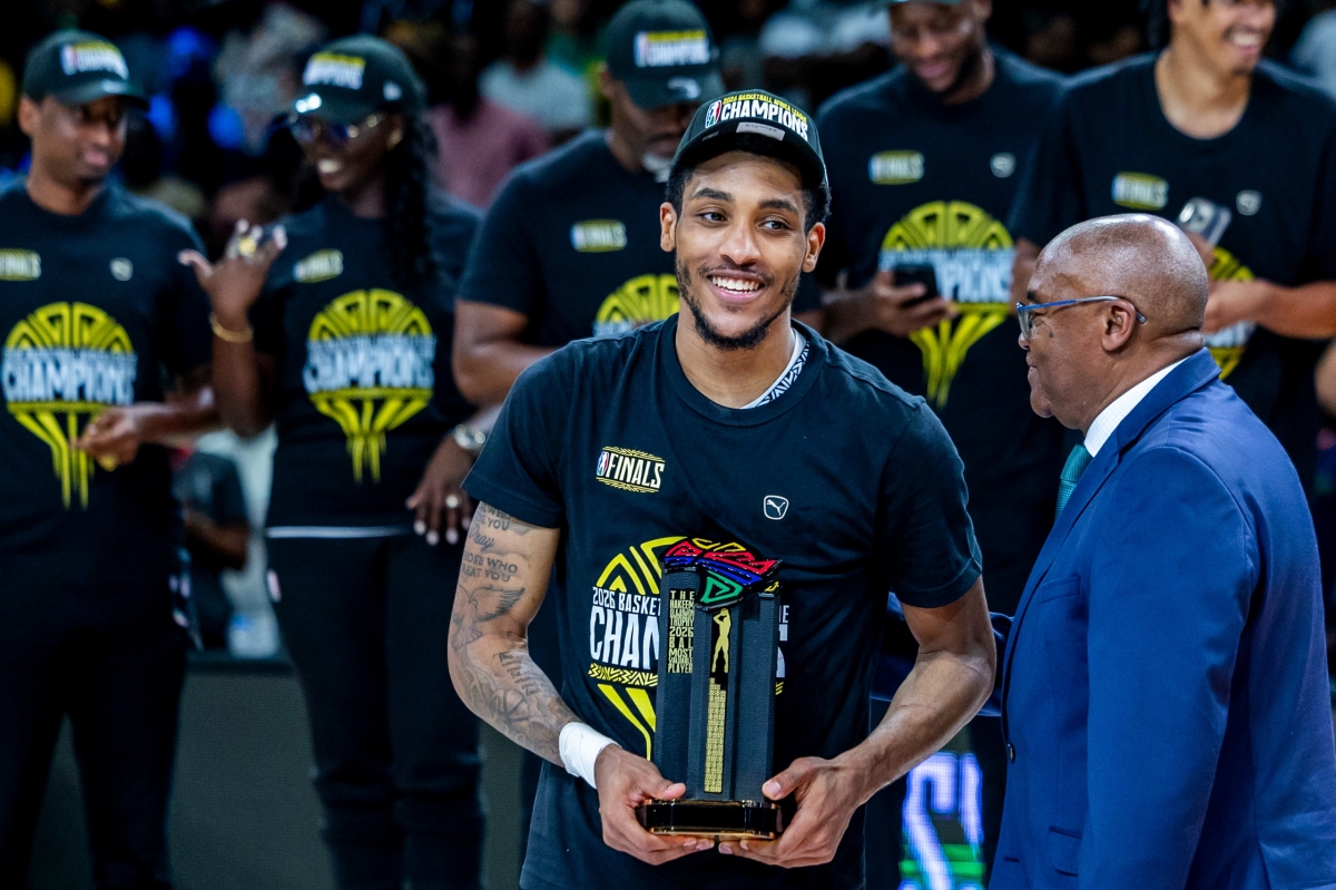 American guard Craig Randall II 