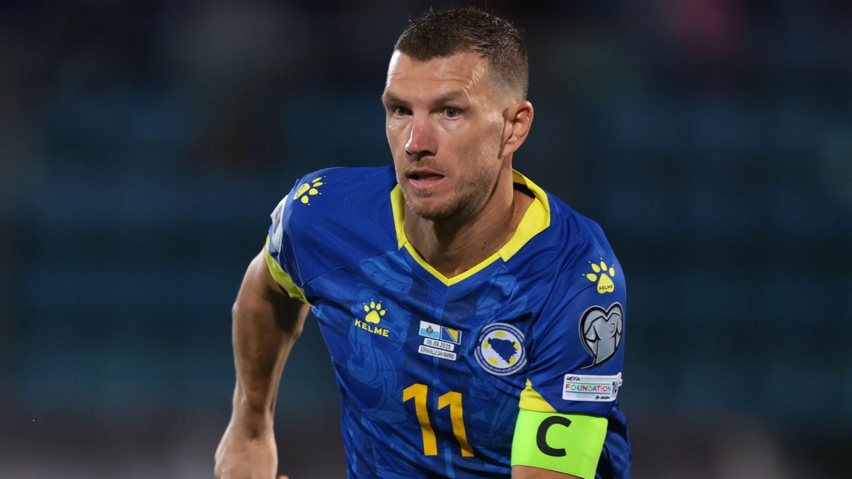 Edin Džeko (Bosnia and Herzegovina, Striker)