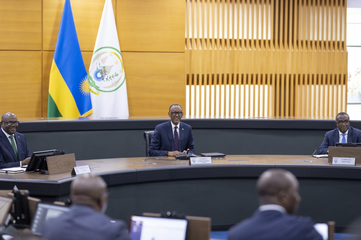 The cabinet meeting focused on the implementation of policies advancing the country’s development agenda. Photo by Village Urugwiro.