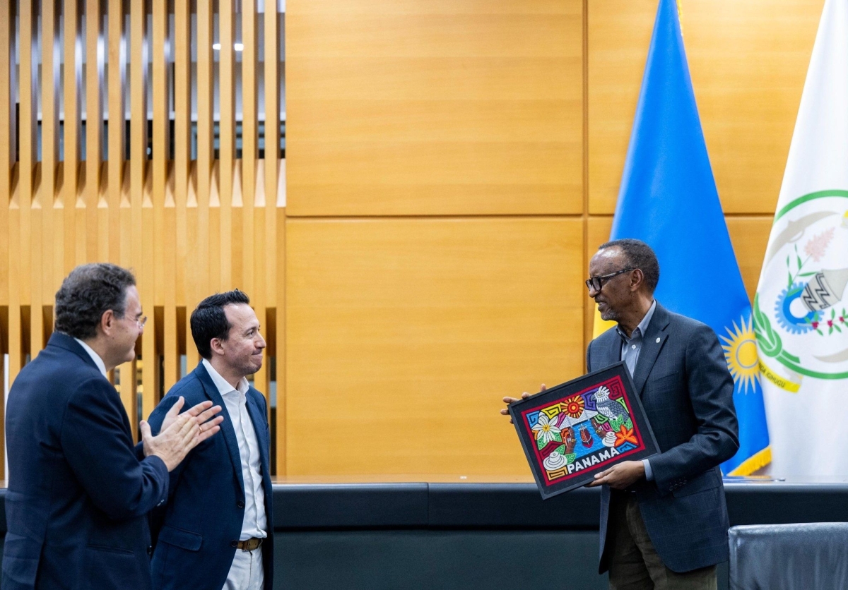 Kagame holds investment talks with Panama business leaders