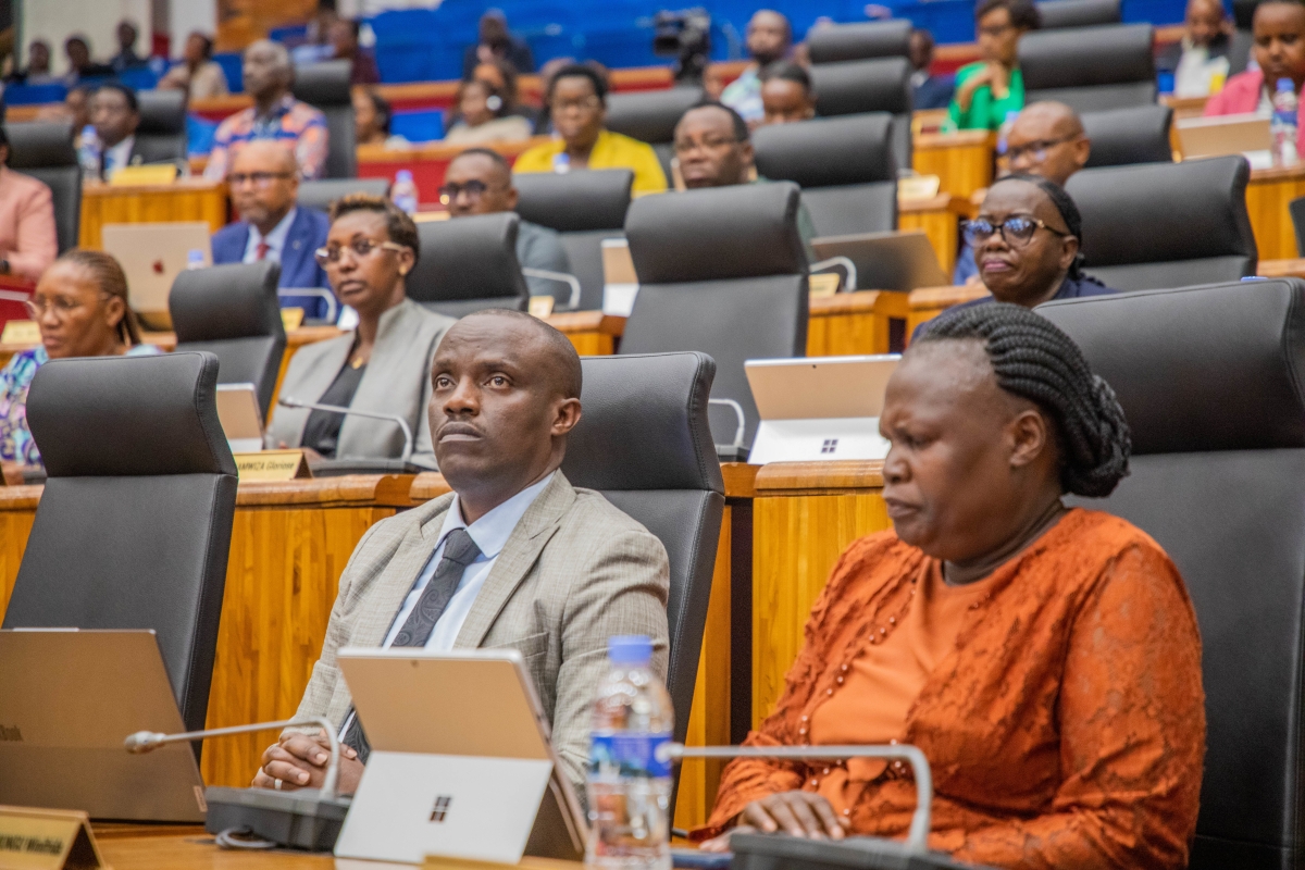 Senators follow the presentation of the draft finance bill by the Minister of Finance and Economic Planning, Yusuf Murangwa on June 11. Photos by Craish BAHIZI