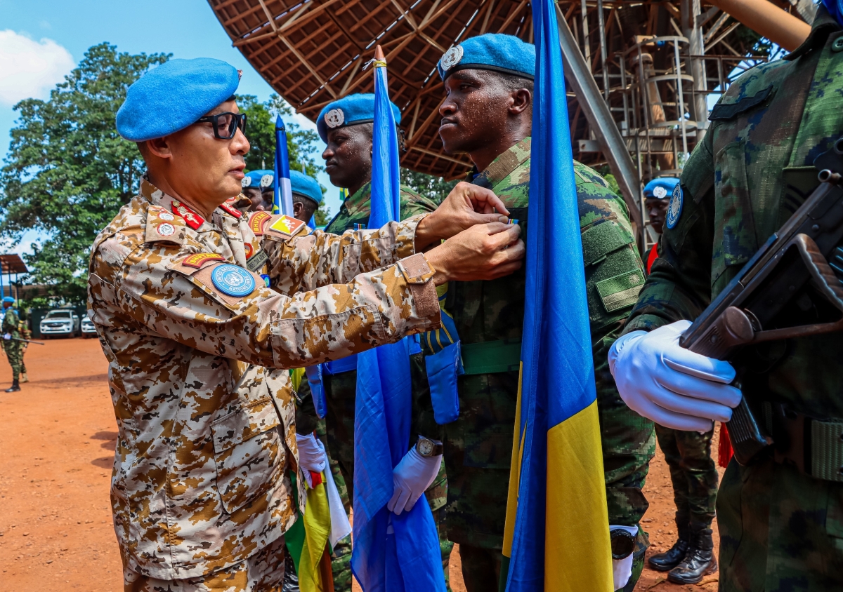 Rwandan peacekeeper (MINUSCA) were awarded United Nations Service Medals during a colourful ceremony held at Socatel M'Poko Camp, Bangui, on Thursday, June 18. Courtesy