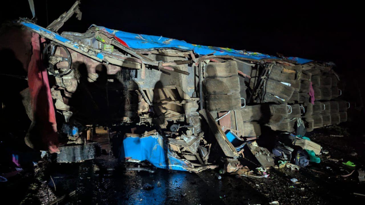 Uganda: 20 schoolchildren killed in bus crash