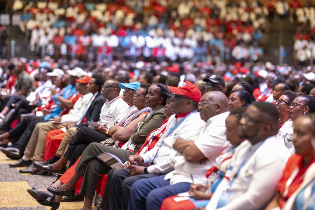 RPF-Inkotanyi members follow President Kagame's remarks during the meeting on Friday, July 17.