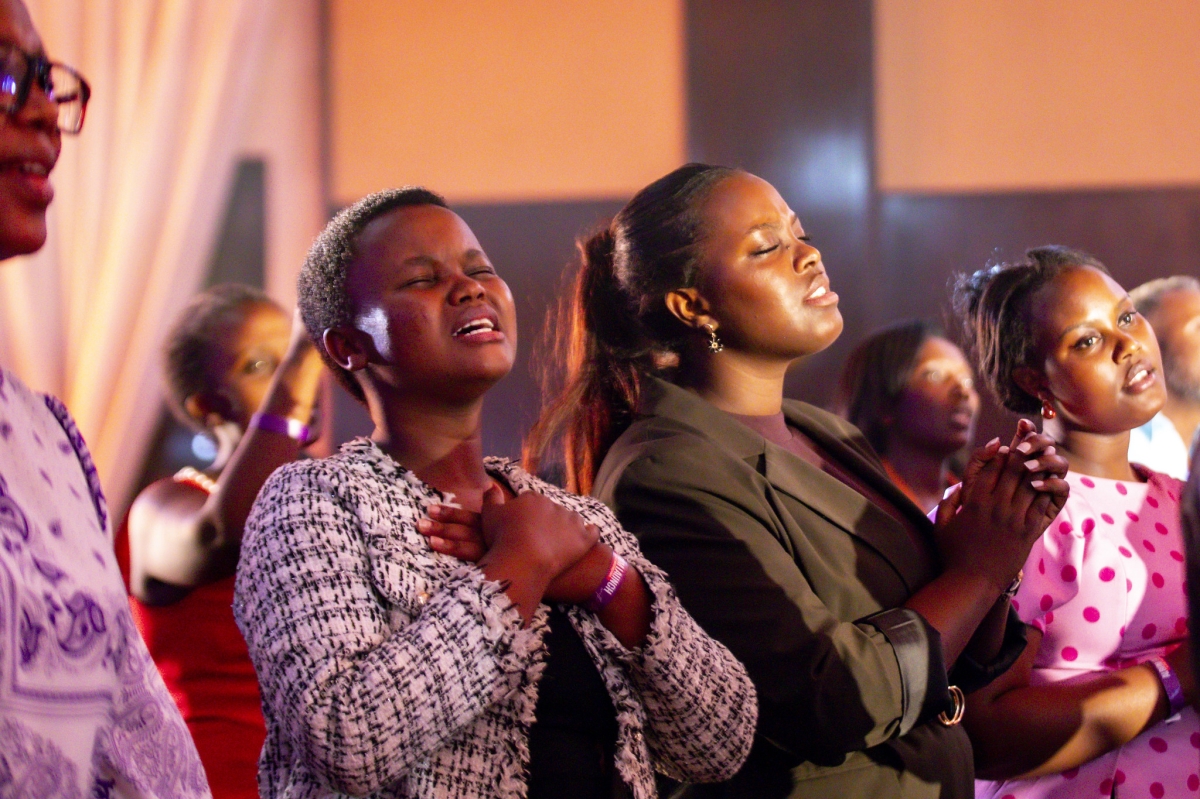 The Ni Muri Yesu songwriter, Nshuti helped revelers to worship God, as he launched Habwa Umugisha (Be Blessed), album on Sunday.