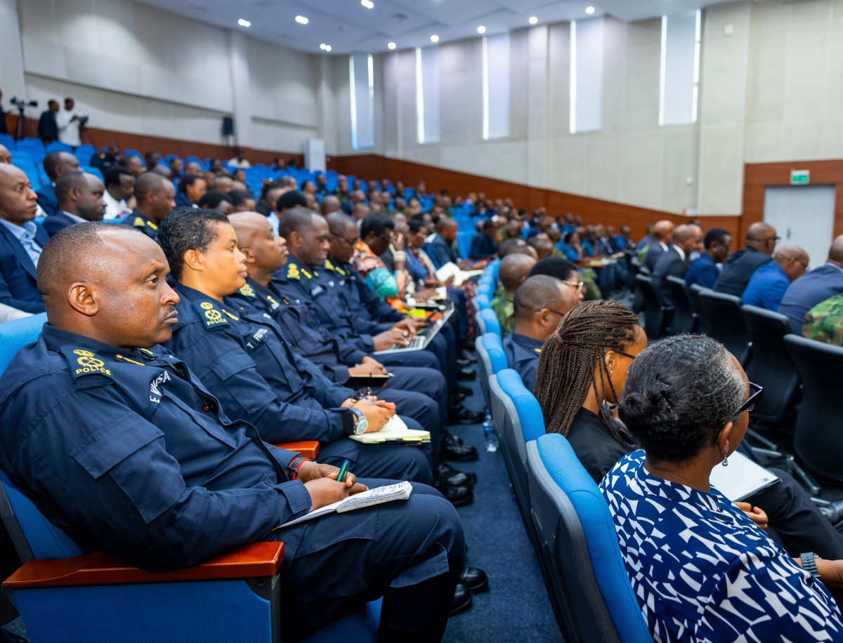 The meeting aimed at discussing on the need to strengthen efforts to tackle alcohol abuse among young people.