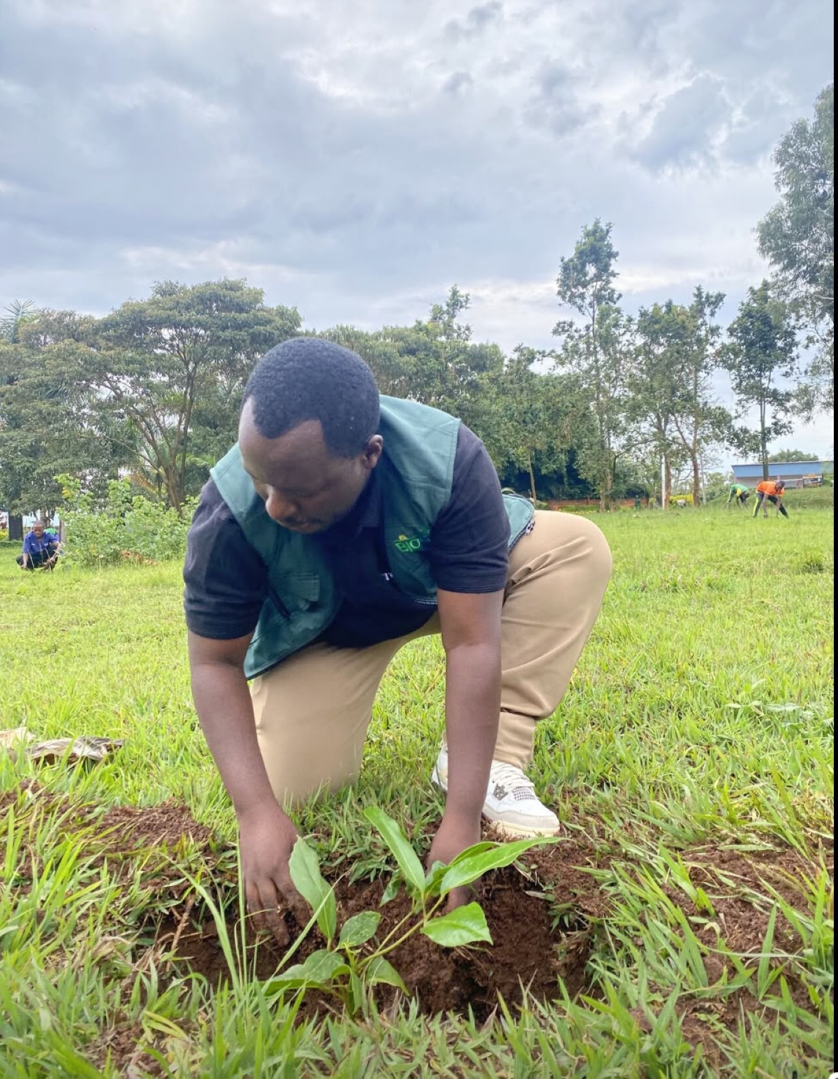 Imanishimwe has served as a consultant on biodiversity studies and ecological monitoring in Nyungwe’s buffer zone.