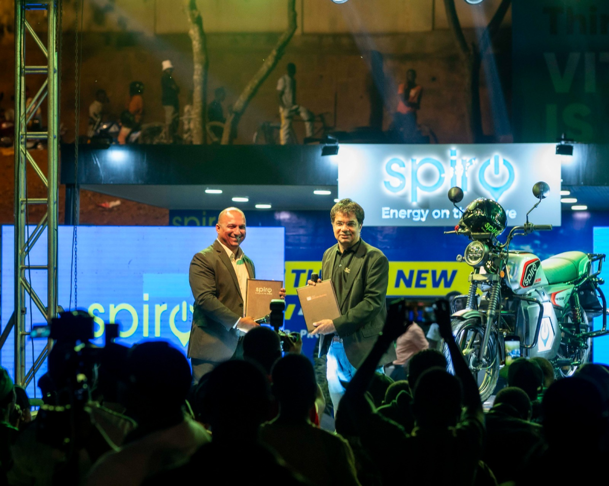 Lahiru Silva, Chief Business Officer at LOLC Unguka Finance,  and Amit Chawla, Managing Director of Spiro Rwanda at the signing of the new agreement  on Friday, August 14. Courtesy