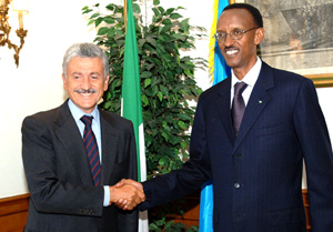 President Kagame and Italian Minister of Foreign Affairs Massimo Du2019Alema yesterday in Rome. (Photo/PPU)
