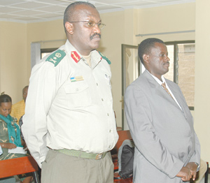 Generals Rusagara (left) and Kaka at the Military Tribunal yesterday. (Photo/G. Barya)