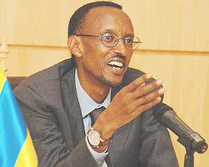 Kagame addressing journalists yesterday at Village Urugwiro. (Photo/G. Barya)