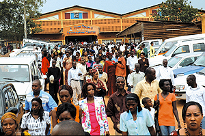 CHRISTMAS DEVOTION: Some of the thousands of believers who attended Christmas prayers at Zion Temple Kicukiro District. (Photo / J. Mbanda)