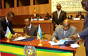 President Paul Kagame and his Ugandan counter part during Rwanda and Burundi accession into EAC mid this year. ( File Photo)