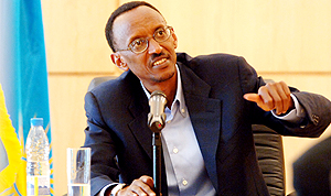 President Kagame addresses journalists at Village Urugwiro yesterday. (PPU photo)