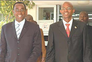 Prime Minister Bernard Makuza and the visiting Burundi  First Vice President  Yves Sahinguvu,  after  holding talks at his office in Kimihurura yesterday. (Photo / G. Barya).