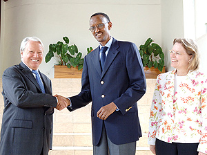 President Kagame (C) shakes hands with Austrian Secretary of State for European and International Affairs Hans Winker at Village Urugwiro yesterday. Looking on is Amb. Irene Freudenschuss-Reichl, Director General for Development Cooperation-Federal Minist