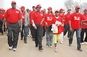 First Lady Jeannette Kagame led hundreds of marchers who were marking World Heart Disease Day. (Photo / G. Barya)