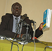 Minister of Justice, Tharcisse Karugarama, reveals findings of Mucyo report (Photo/J.Mbanda)