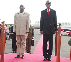 President Kagame receiving his Burundi counterpart, Pierre Nkurunziza, during a previous visit to Rwanda. (Photo/PPU).