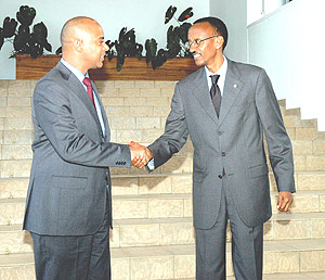 President Kagame with Mr Thierry Thanoh, IFC Vice-president for Africa after their meeting at Urugwiro Village on Wednesday. (PPU photo).