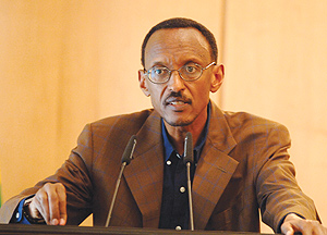  President Kagame addressing the press yesterday. (Photo PPU).