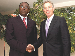 Prime Minister  Makuza and ex-British Premier Tony Blair at primature yesterday. (Courtesy photo).