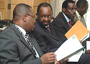 Eugene Nyagahene (C) and Musoni Ndamage (R). (PhotoPPU).