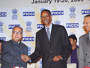 President Kagame greets Indian Minister of External Affairs, Pranab Murkhajee .(Photo PPU)