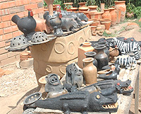 Household pottery products. (Photo J.Mbanda).