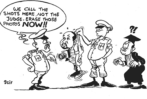 Police at Duha training Prisons Cadet training camp forced a journalist to erase photos he had taken during a public lecture by the president of the High Court, ignoring the Judgeu2019s  interventions!